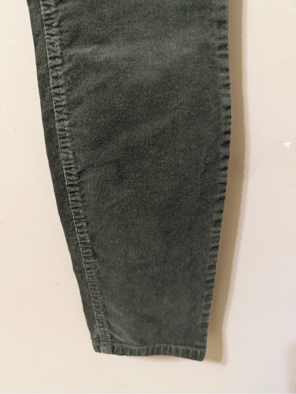 Dip Women’s Olive Green Slim Corduroy Jeans 14 soft cozy stretchy euc - Picture 2 of 8